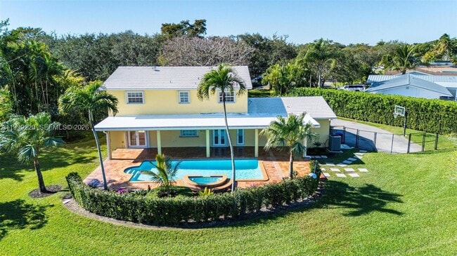 Building Photo - 11401 SW 72nd Pl