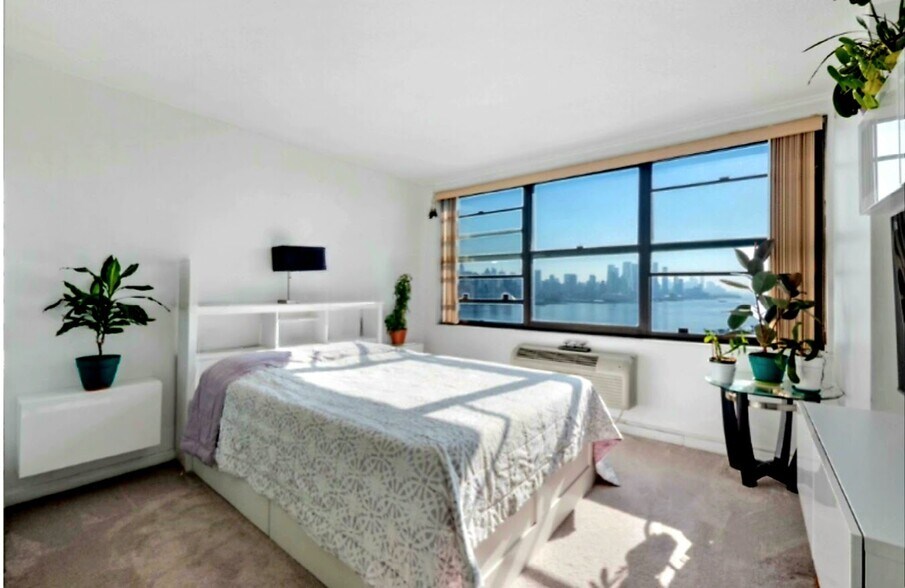 Building Photo - 7000 Kennedy Blvd E