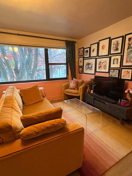 Building Photo - 604 Longfellow St NW