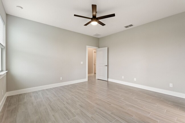 Building Photo - Deposit-Free! Modern, energy efficient hom...