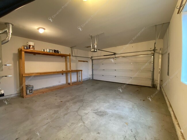 Building Photo - Designer 4BR- 2BA Home by Dry Canyon Park