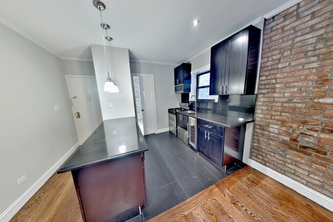 Building Photo - 436 W 52nd St
