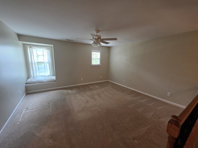 Building Photo - 46 Brookview Dr