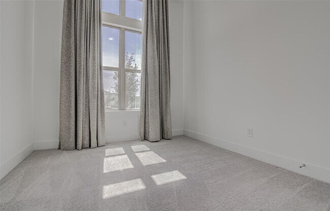 Building Photo - 22300 Lago Lookout Ln