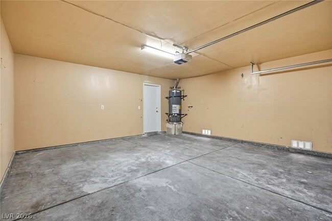 Building Photo - 808 Majestic Rock Cir