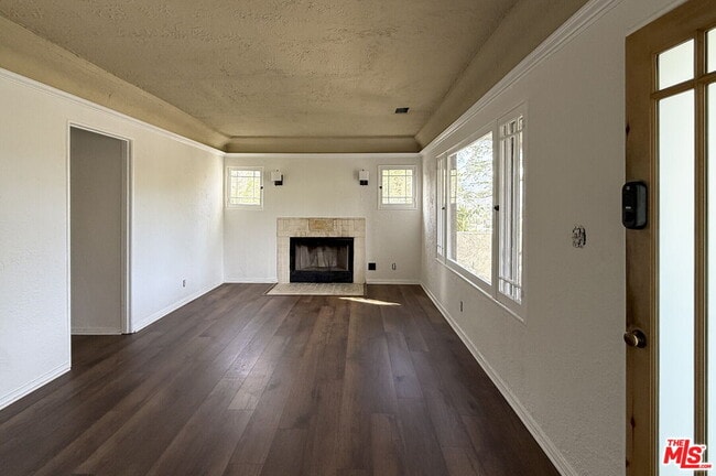 Building Photo - 1401 Dartmouth Dr