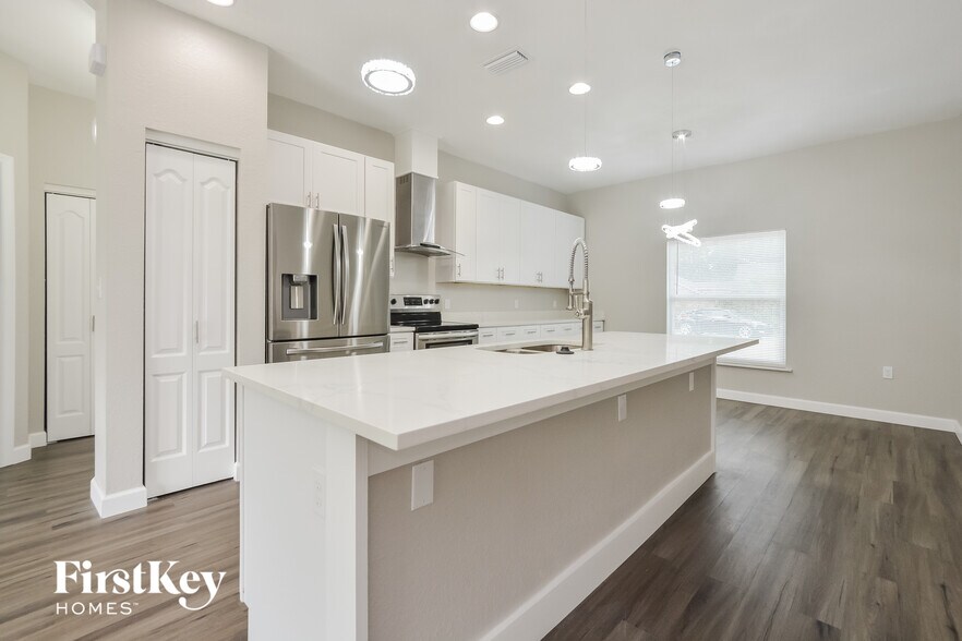 Building Photo - 1175 Adams St