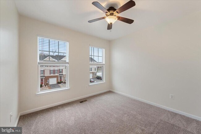 Building Photo - 109 Sequoia Dr