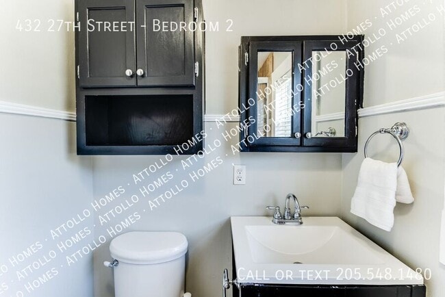 Building Photo - 432 27th St