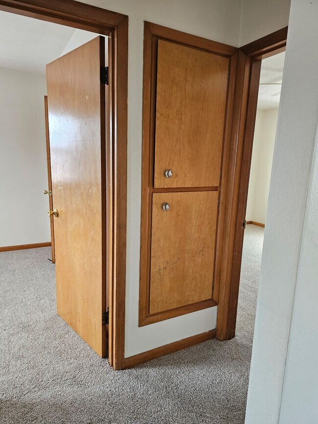 Building Photo - '011