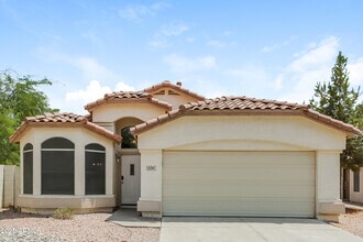 Building Photo - 15341 W Lea Ln