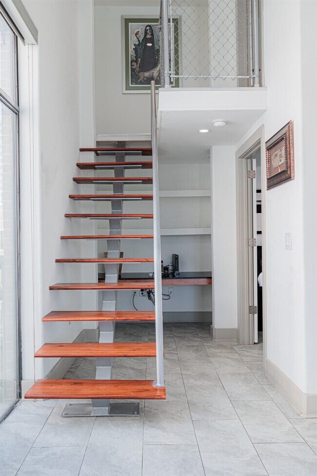 Building Photo - 1901 Post Oak Blvd