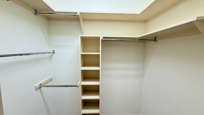 Building Photo - 113 Nobleton Ln NW