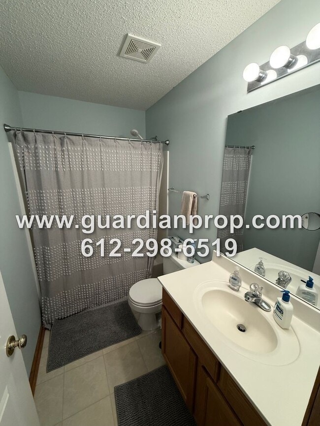 Building Photo - End Unit Townhouse for August, Vaulted Cei...