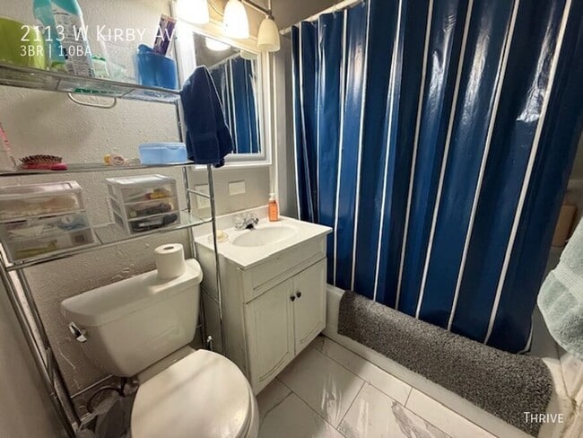 Building Photo - 2113 W Kirby Ave