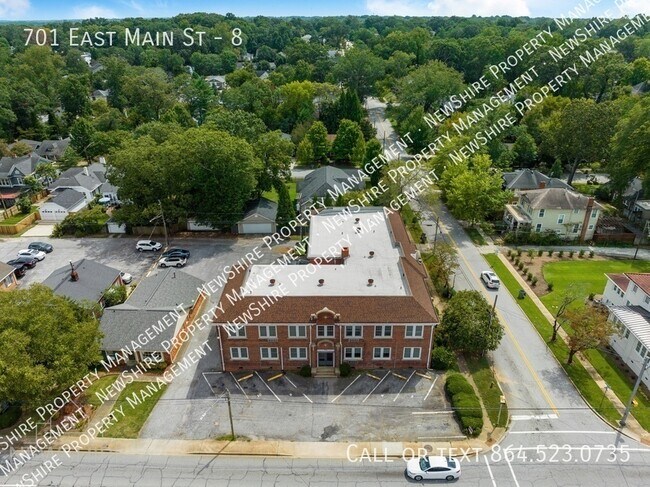 Building Photo - 701 E Main St