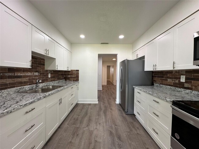 Primary Photo - 108 NW 1st St