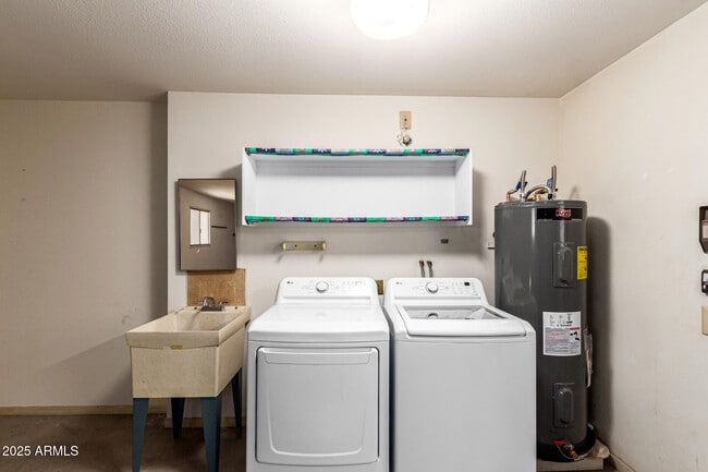 Building Photo - 12822 W Paintbrush Dr