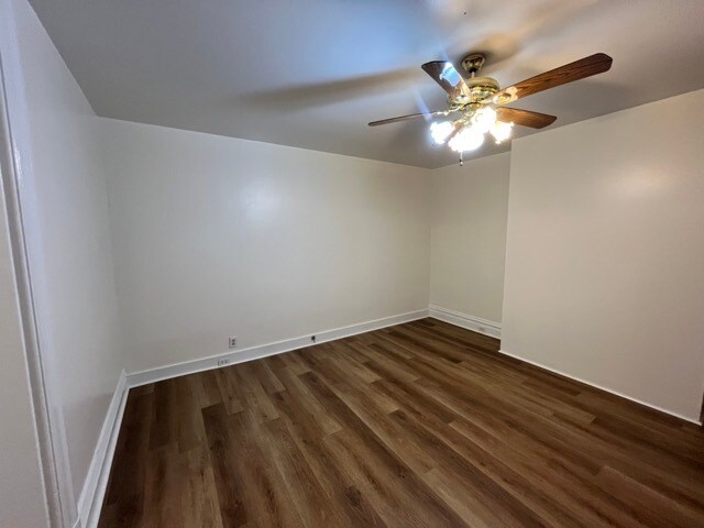 Building Photo - 700 Ravenswood Ave