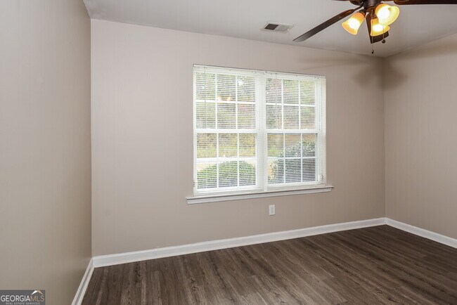 Building Photo - 62 Beaver Pointe
