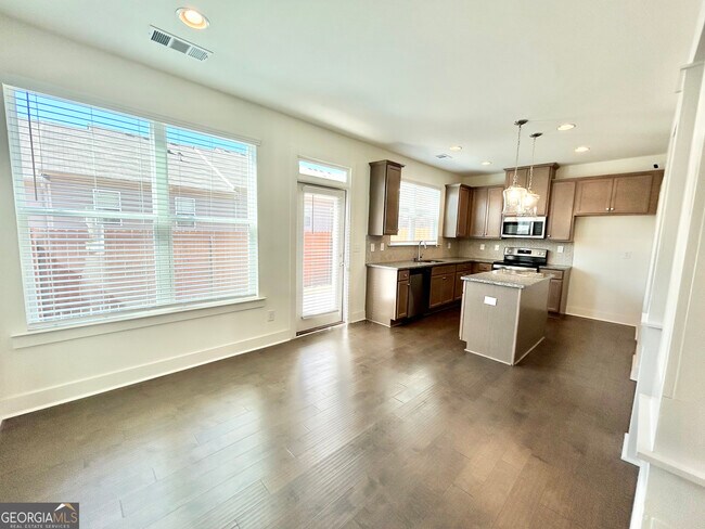 Building Photo - 5316 Radford Loop