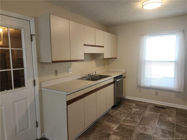 Building Photo - 6837 Marlowe Dr
