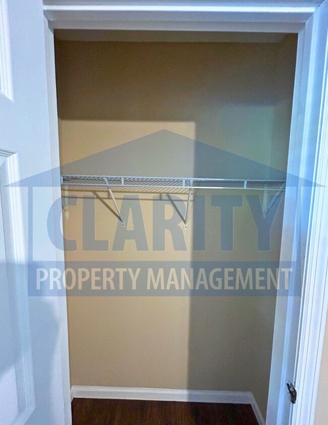 Building Photo - ***1/2 OFF 1ST MONTH'S RENT!!!***