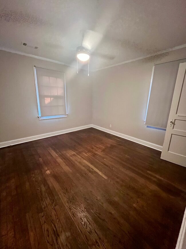 Building Photo - 133 King St