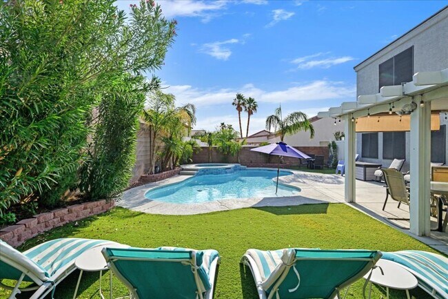 Building Photo - 2735 Peekskill Ave