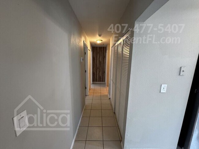 Building Photo - 6667 Carovel Ave
