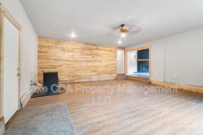 Building Photo - 13079 N Westwood Dr