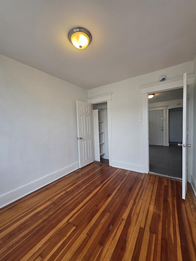 Building Photo - 282 Neptune Ave