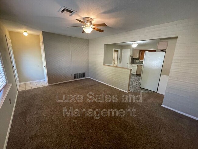 Building Photo - 1116 Harrington Dr