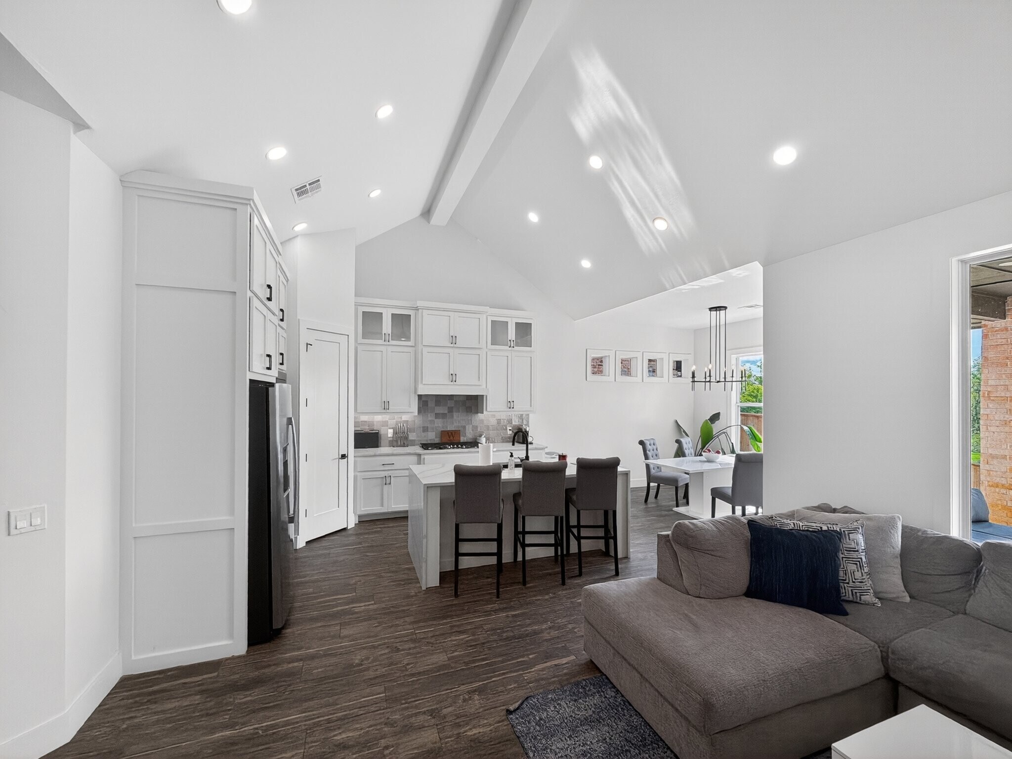 Building Photo - 16001 Aparados Wy