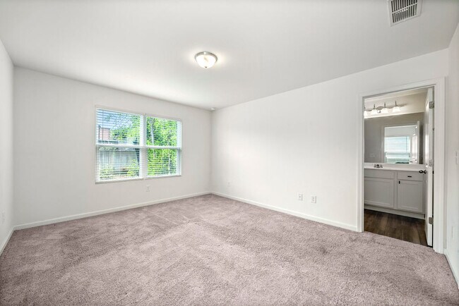 Building Photo - 3188 Delancy St