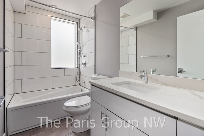 Building Photo - Modern 2BR Columbia City/Hillman City Town...