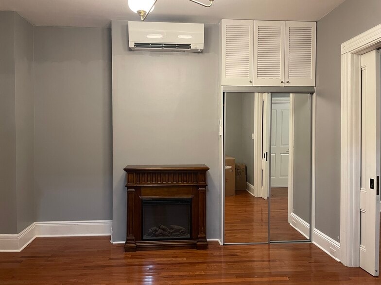Main bedroom - 35 Charles St