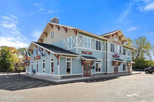Building Photo - 167 4th Ave