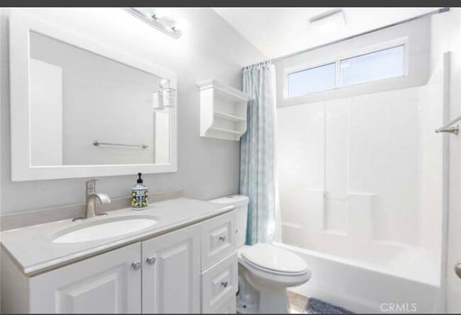 Building Photo - 43345 Via Sabino