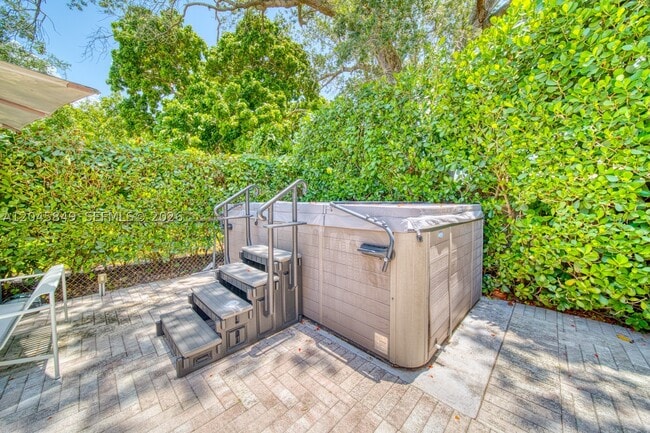 Building Photo - 7055 SW 84th Ave