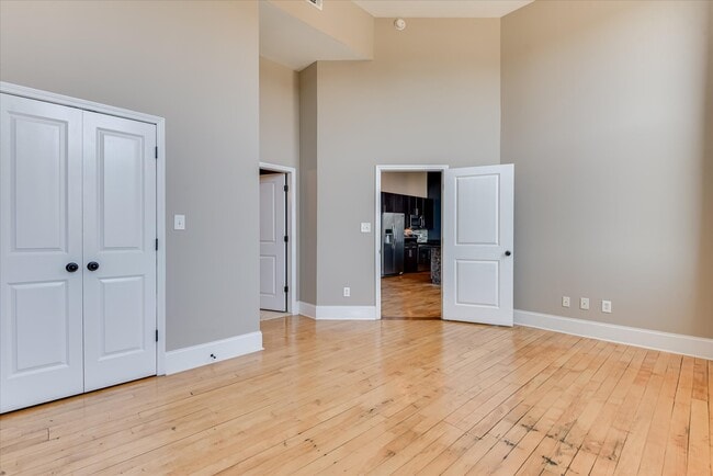 Building Photo - 936 Broad St