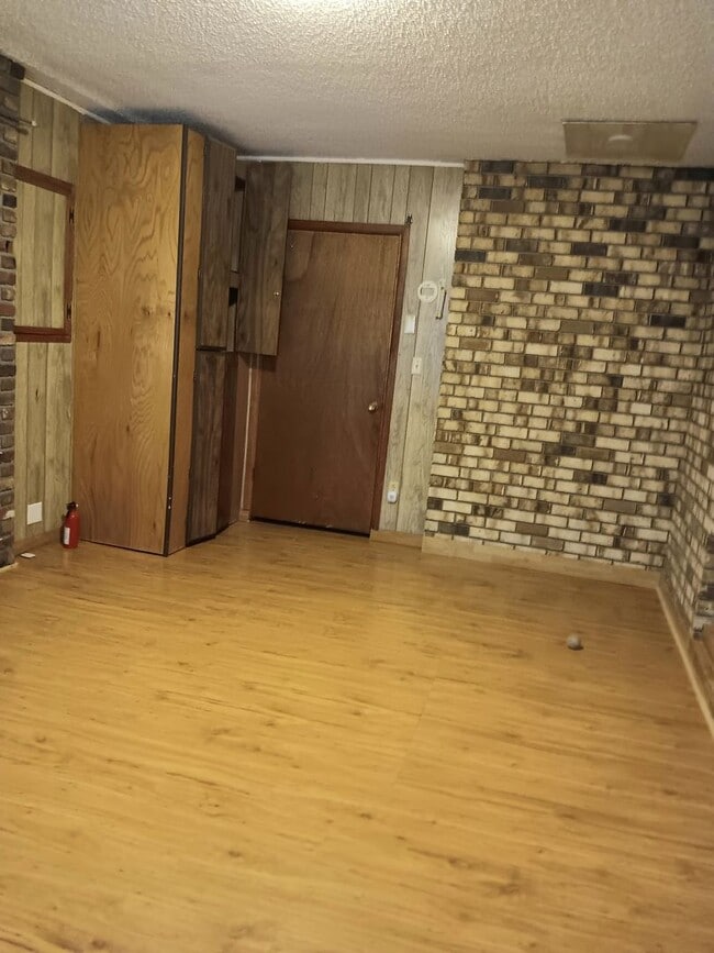 Building Photo - 3 Bed House in La Grande