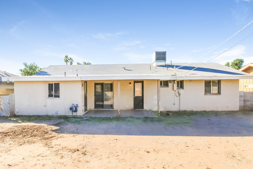 Building Photo - 3039 S Kenneth Pl