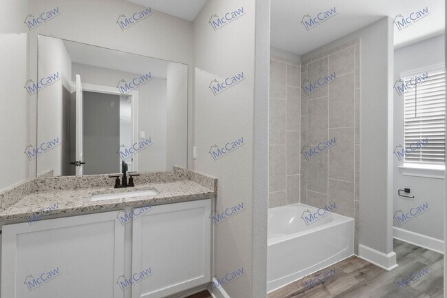 Building Photo - 1036 Calhoun Dr