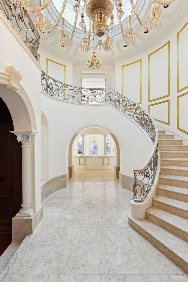 Building Photo - OCEAN VIEW CUSTOM BUILT LUXURY ESTATE