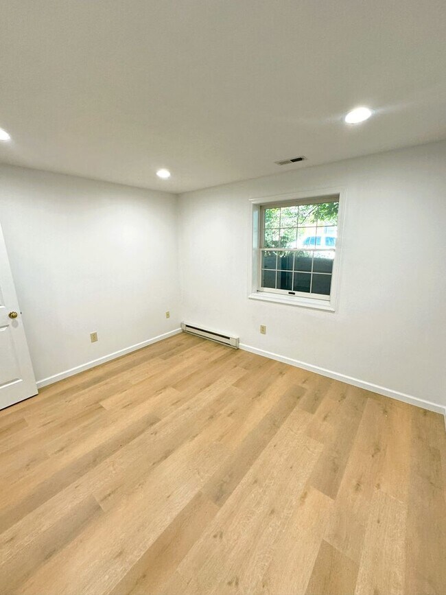Building Photo - Single Family Home in Harrisonburg