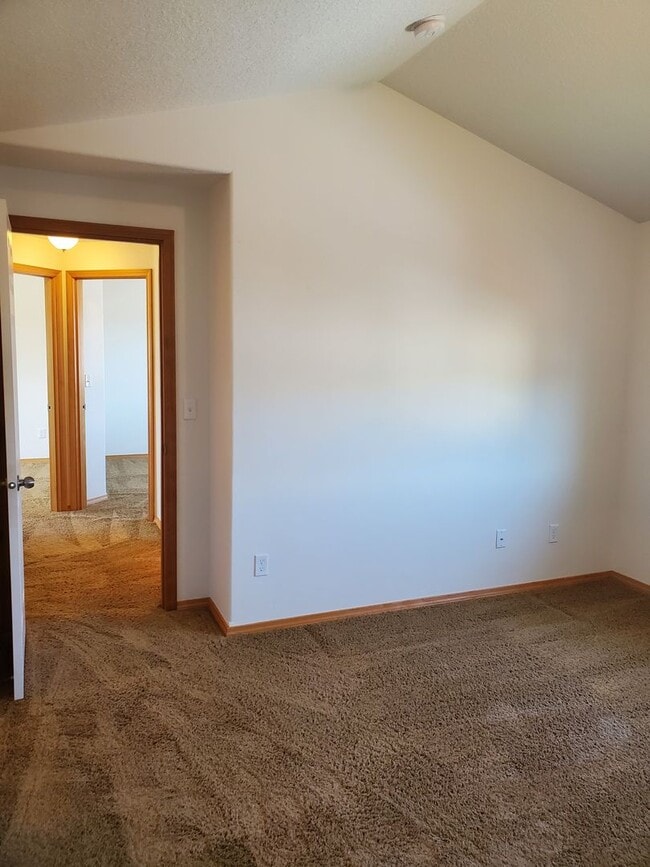 Building Photo - 3259 McKern Pl