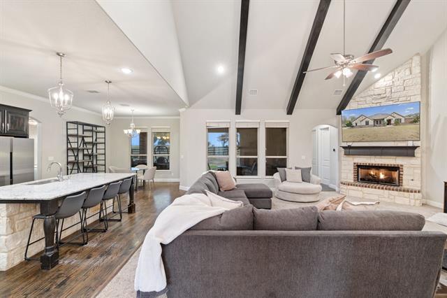 Building Photo - 251 Hlavek Rd