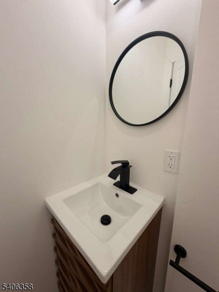 Building Photo - 69 Brookdale Ave