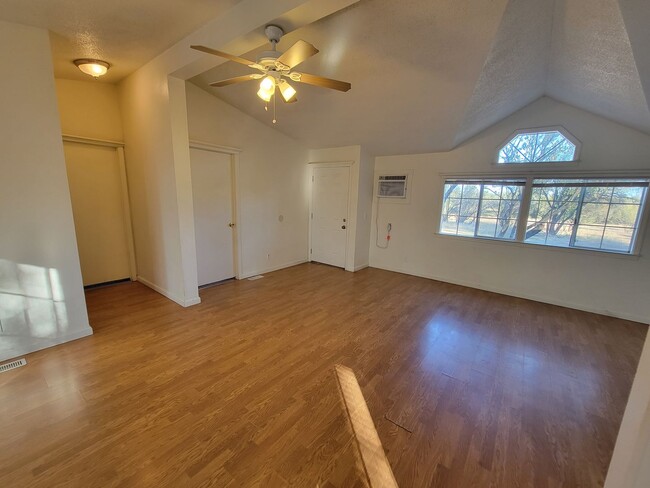 Building Photo - 3 Bedroom 2 Bath Manufactured Home in the ...